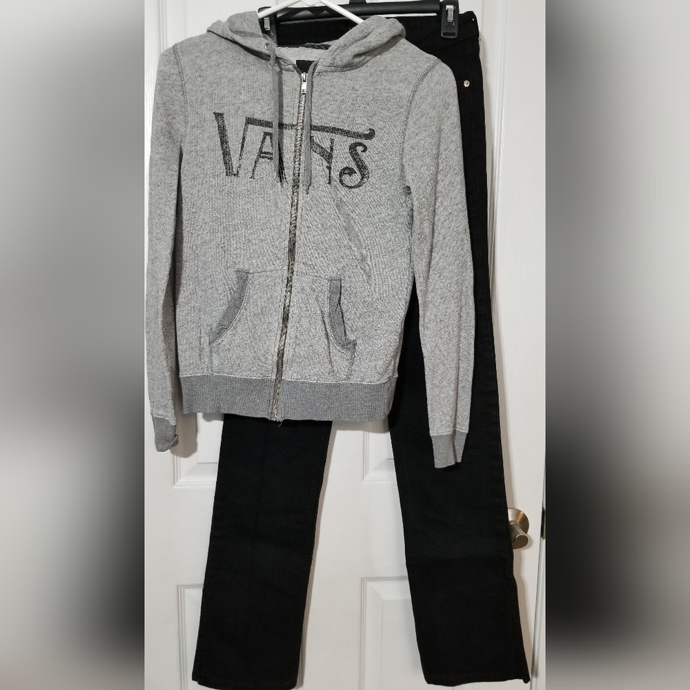 Zara Black Women Jeans And Small Vans Retro Style Sweatshirt